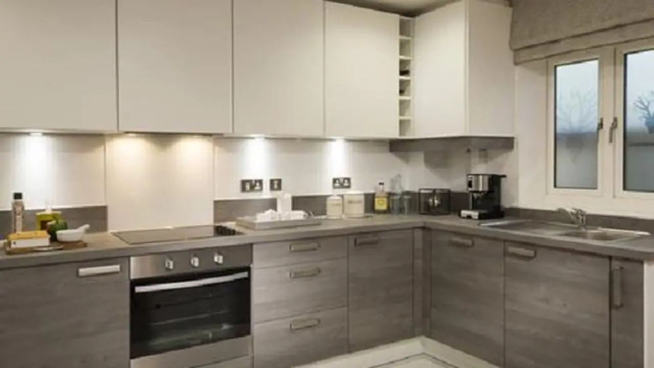 «لو بتجهزي بيتك».. أسعار مطابخ تبدأ من 8 آلاف جنيه وتصميمات تناسب مساحات مختلفة